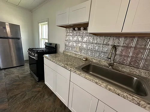 308 E Pacific St #1 Photo 1