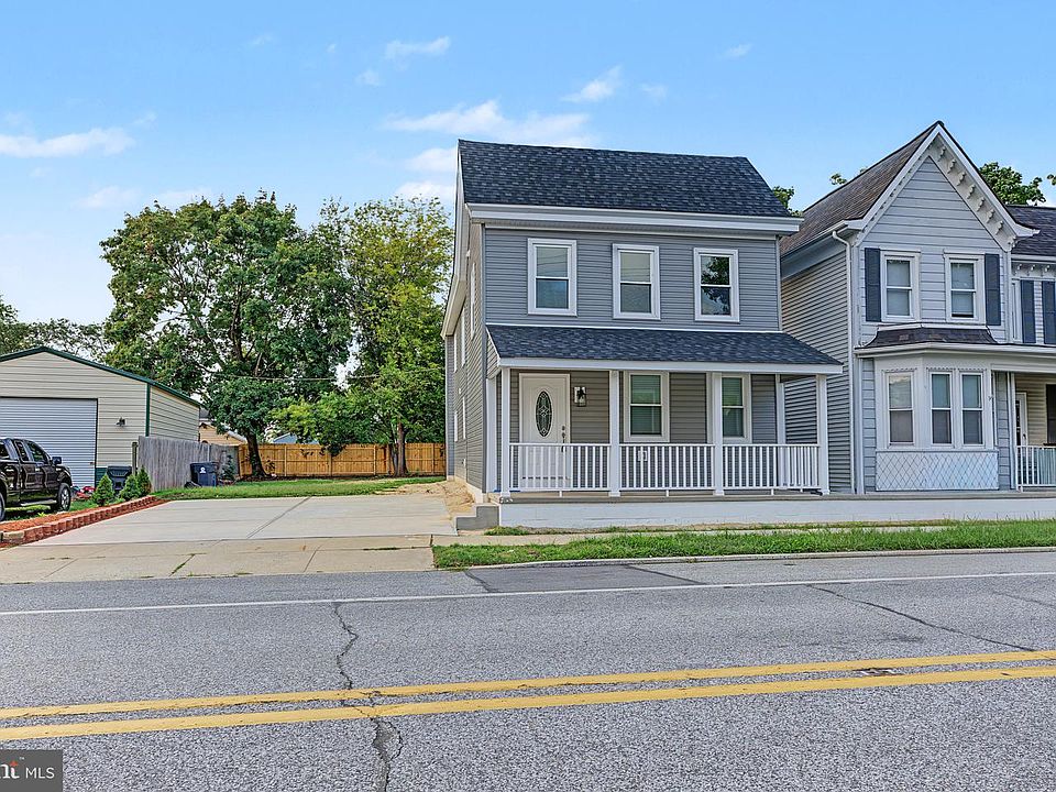 1st image of 212 Main St