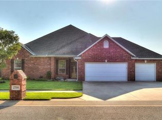 2708 Land Run Rd, Moore, OK 73160