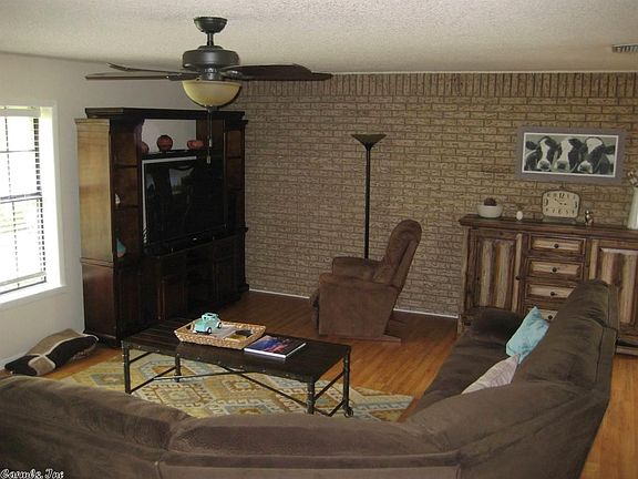 4th image of 900 Hope Cir