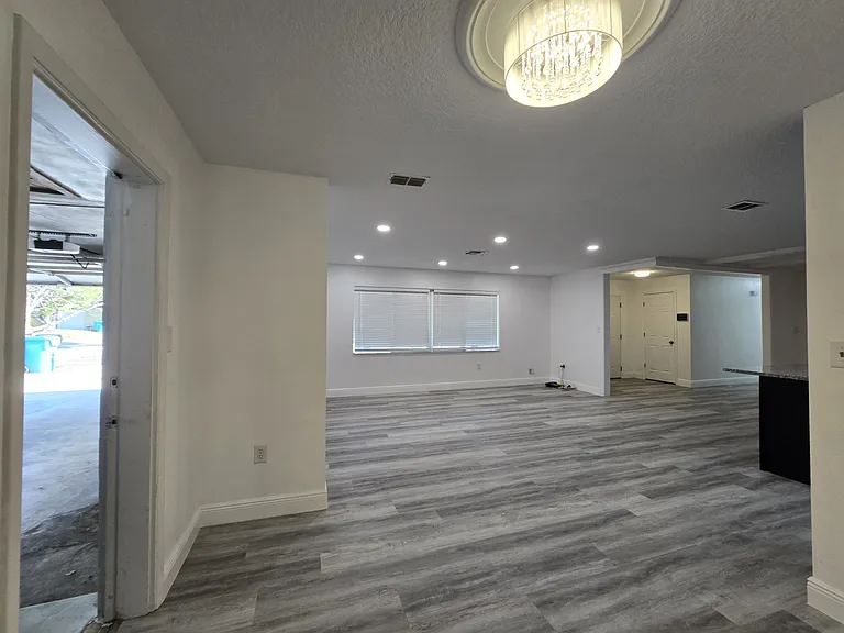 1816 Rendale Dr — Photo 17