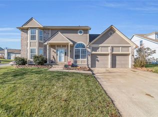 4412 SW Hillside Dr, Lees Summit, MO 64082