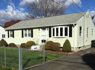 24 Frontenac St, Springfield, MA 01151