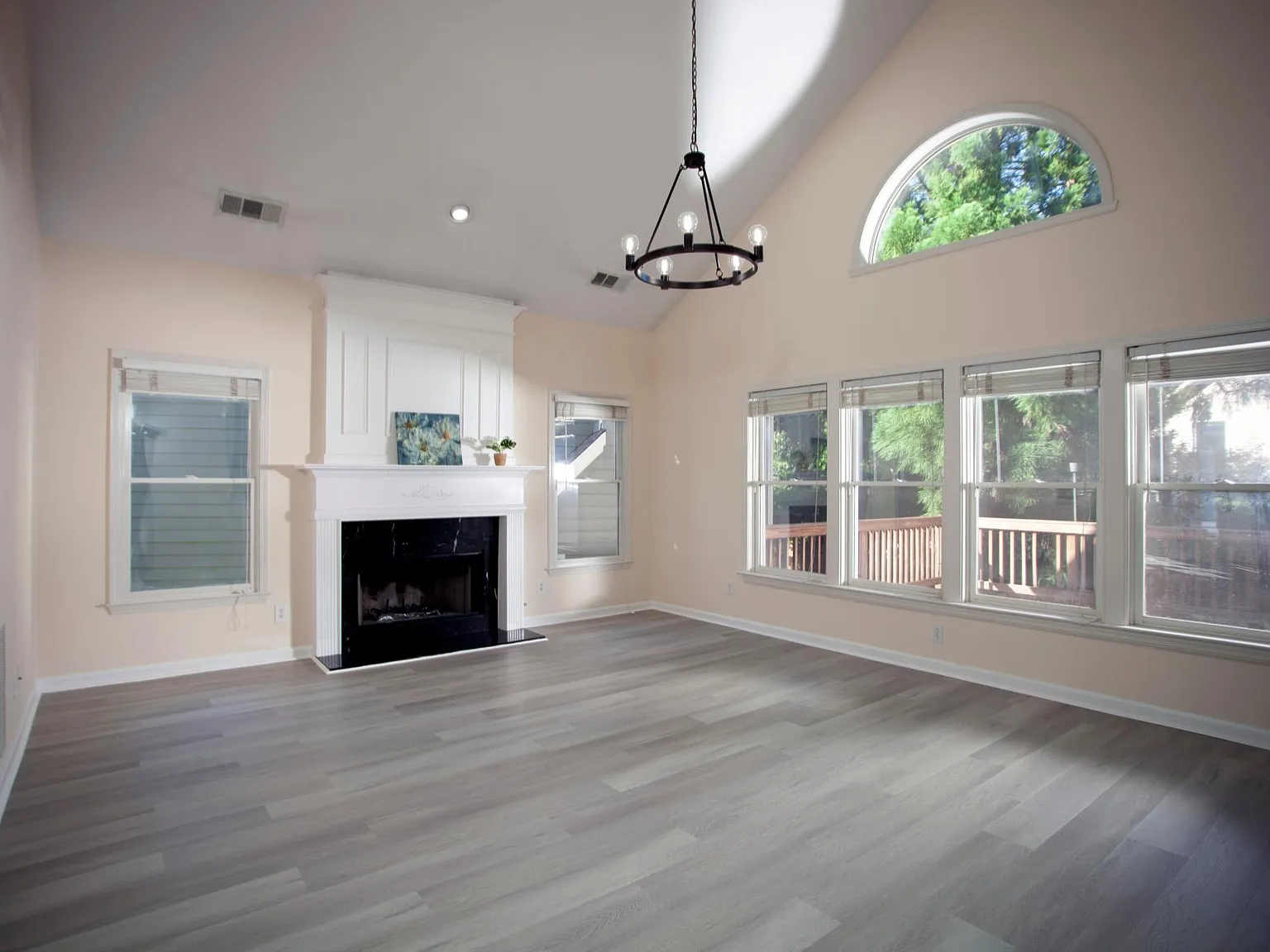 4 bed, 2727 sqft, $3,600 — Photo 3