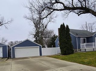 408 2nd St NE, Pipestone, MN 56164