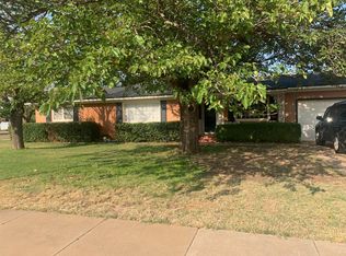 755 S 17th St, Slaton, TX 79364