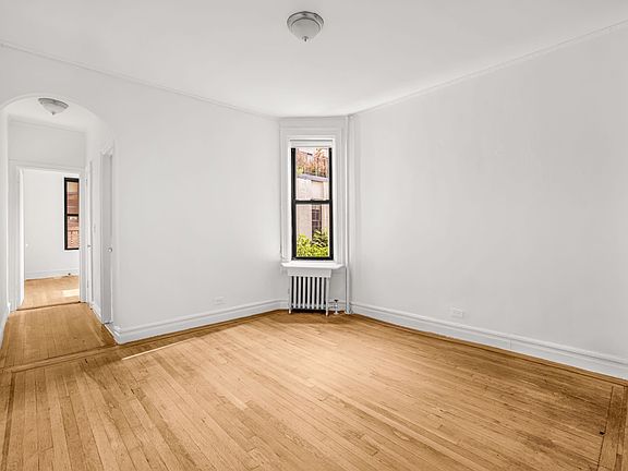 3rd image of 82 Jane St APT 2D