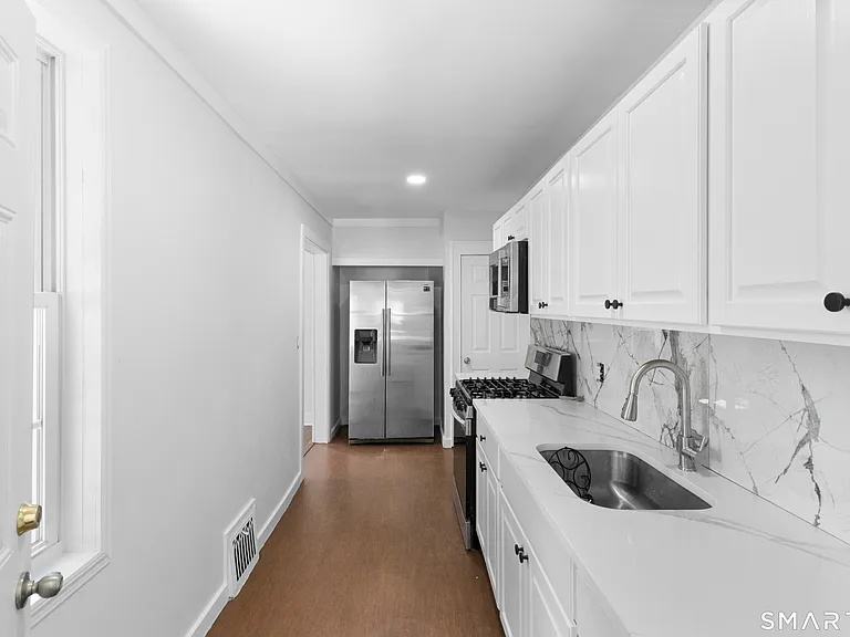 366 Remington St — Photo 2