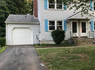 15 Spur Ln #17, Newington, CT 06111