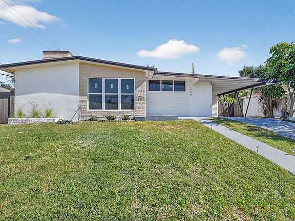 2nd image of 1426 Hillcrest Dr Drive