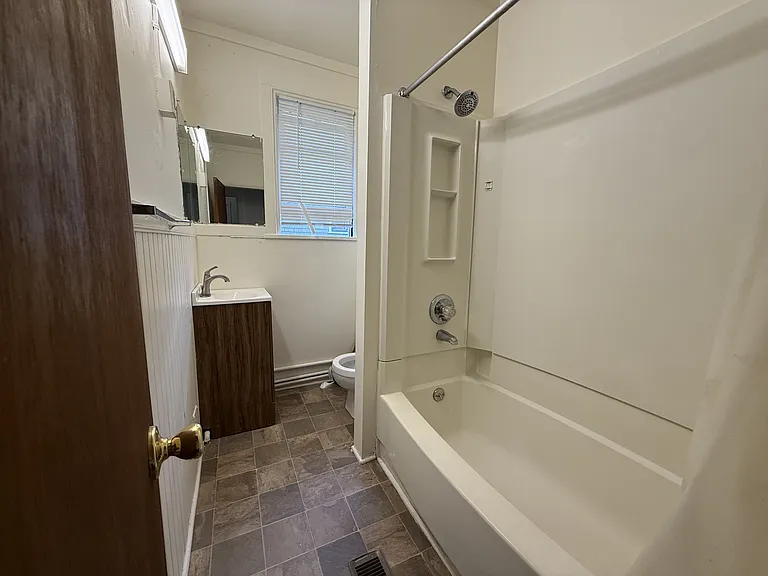 114 Eddy St #2 — Photo 6