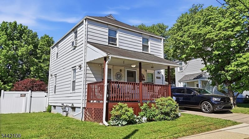 1st image of 892 Gates St