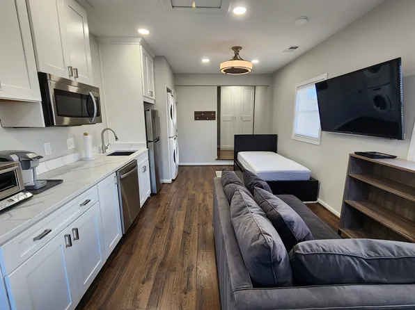 1924 Hull Rd, Vienna, VA 22182