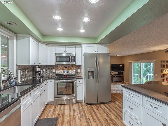 3rd image of 23017 NE 122nd Cir