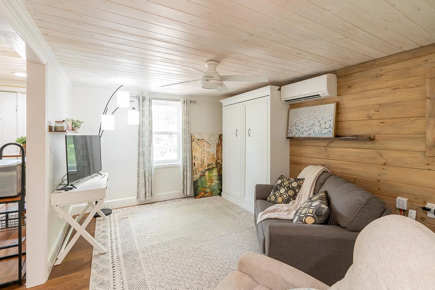 Studio, 377 sqft, $1,300 — Photo 1