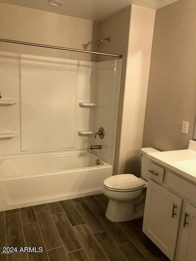 Tempe Townhome 3 bedrooms & 2.5 baths with 2-car garage — Photo 3