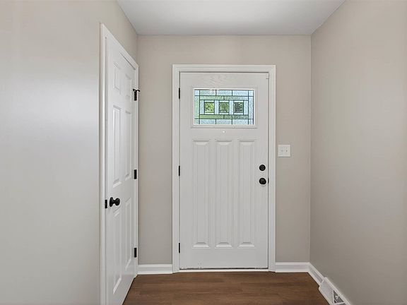 5th image of 2708 Thompson Dr