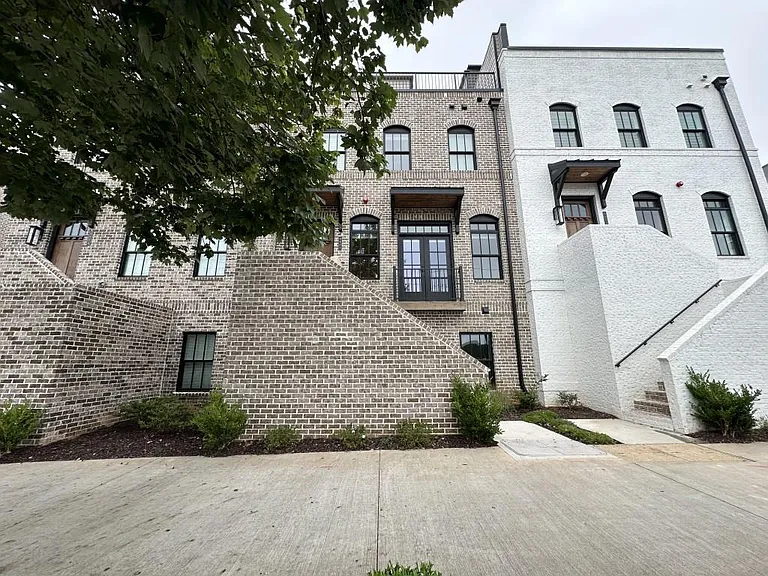 4802 Moonview Ln — Photo 1