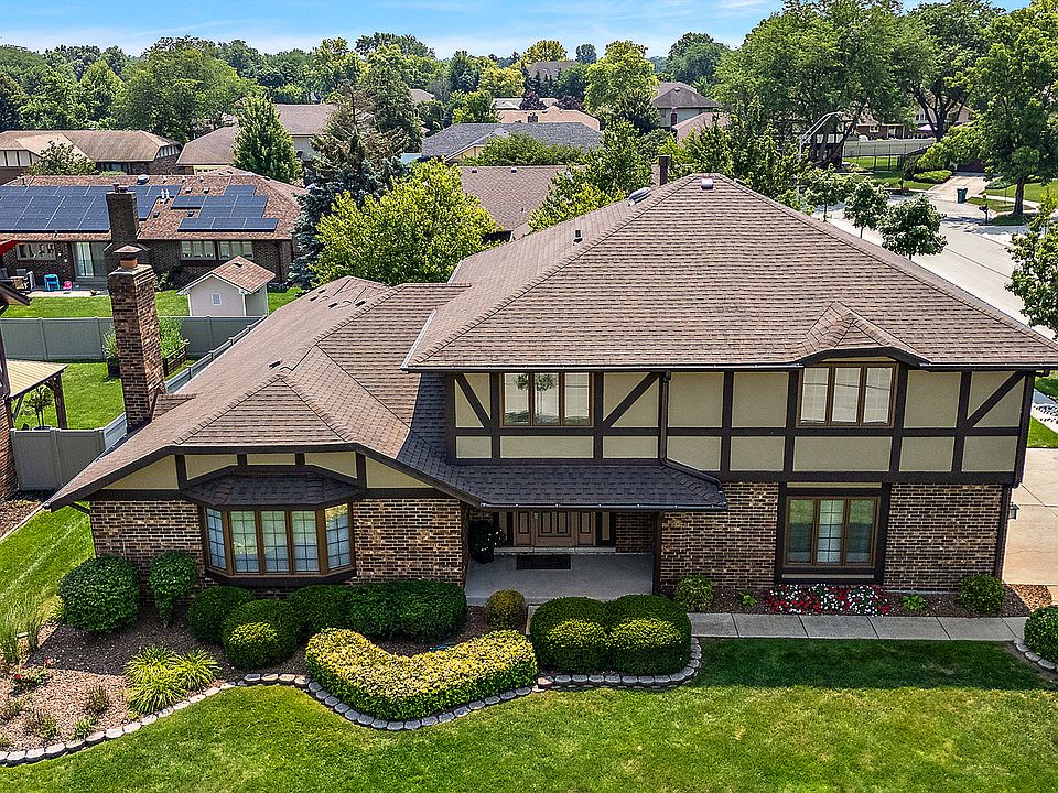 1st image of 8257 Chertsey Ct