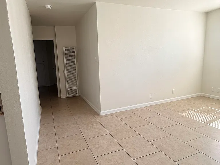 614 N 3rd St #D — Photo 2
