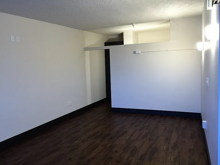 726 N Markeson St #103 — Photo 8