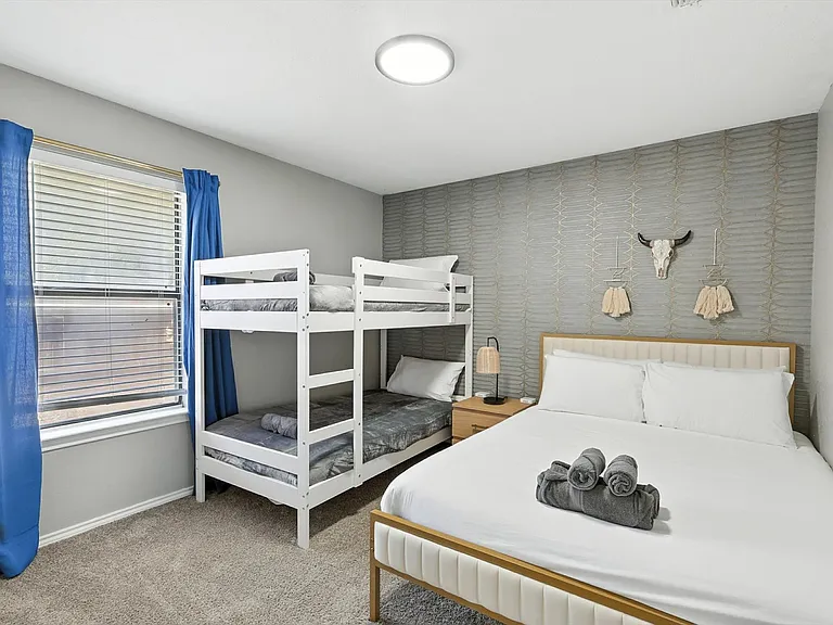749 Western Trl — Photo 32