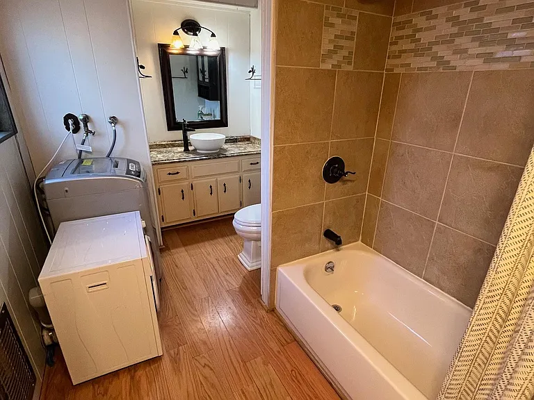1017 Wendy Ave — Photo 6