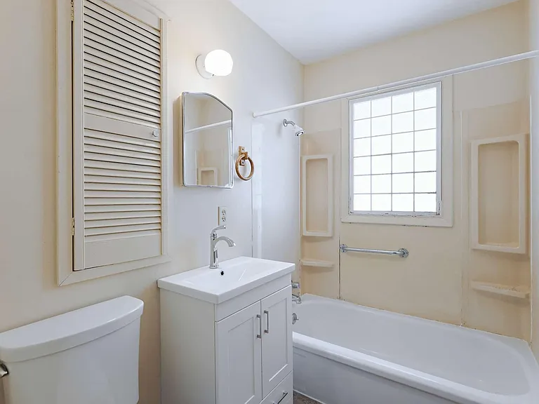 4010 Lewis Ave — Photo 15