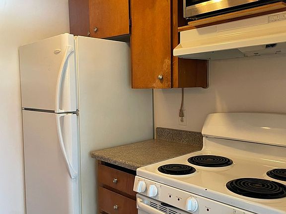 5th image of 412 Mill Ave S APT 303