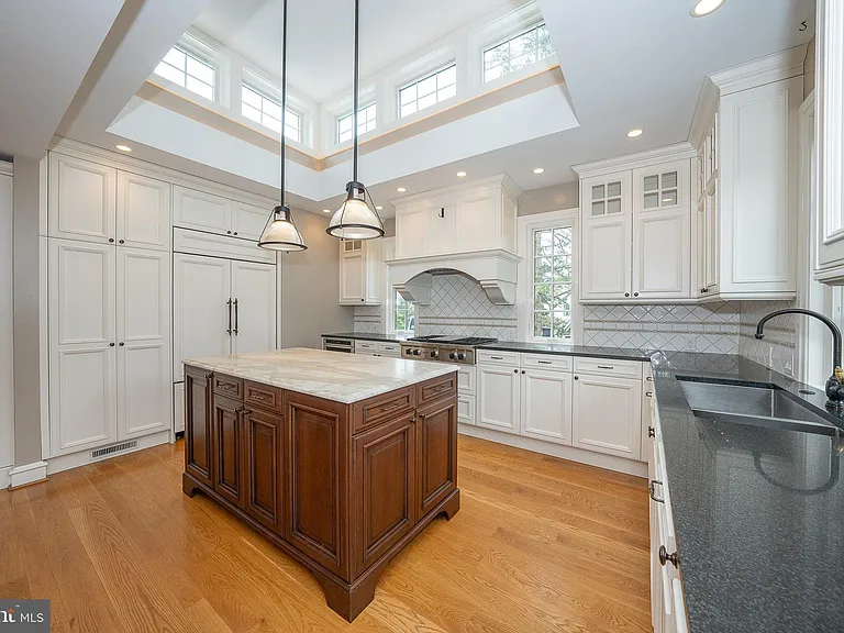 101 E Brookhaven Rd — Photo 23