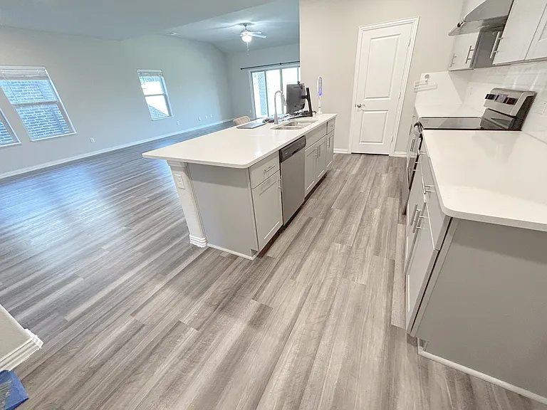 212 Stonebrook Trl — Photo 10