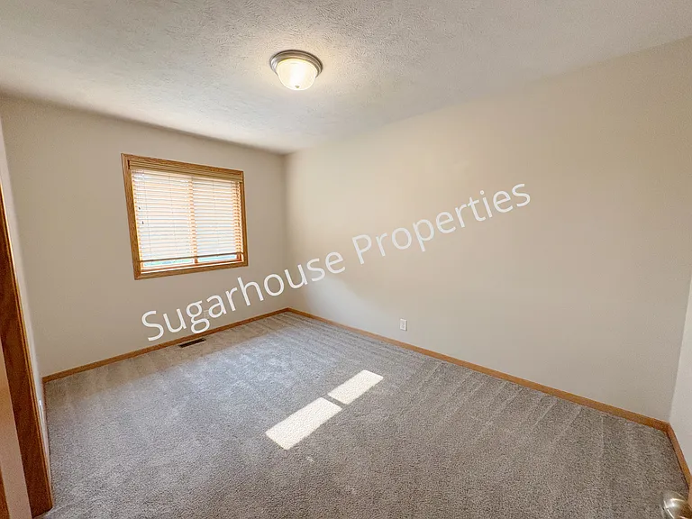 1721 SW 27th St — Photo 12