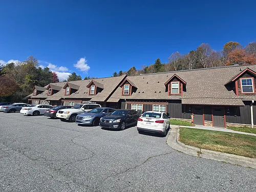 Forrest Edge Townhomes! - 4bd/4ba: Centrally Located! Upscale Student Living! Photo 1