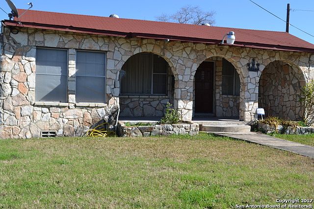 1st image of 718 SW 35th St