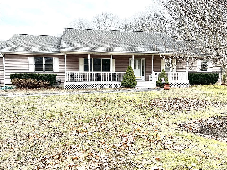 1st image of 84 Baiting Hollow Ln