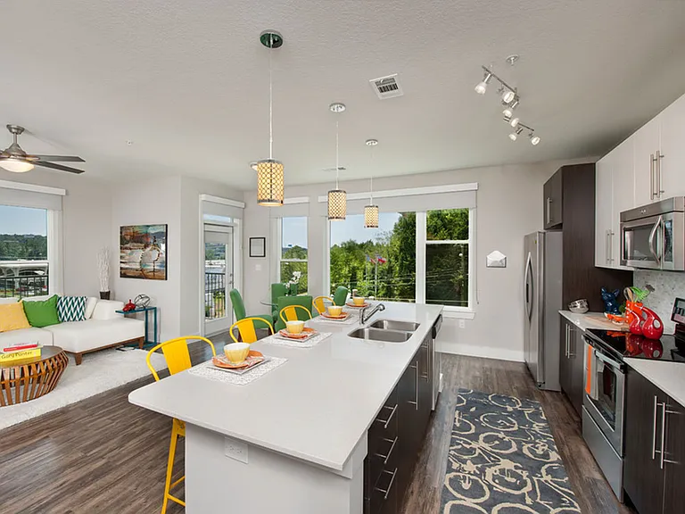 AMLI Piedmont Heights — Photo 12