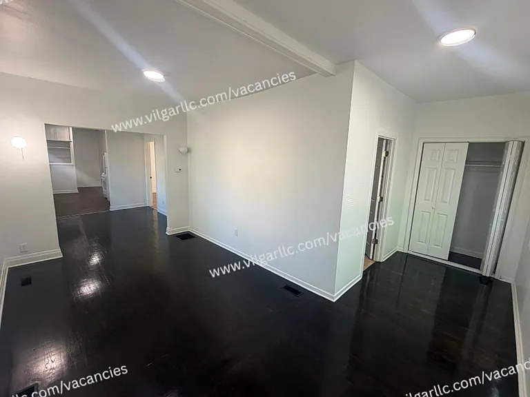 2435 Diamond Ave — Photo 11