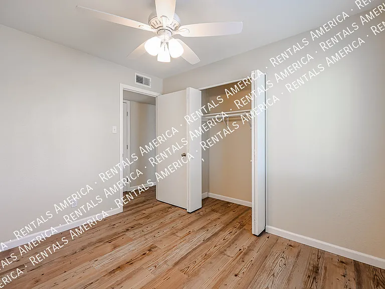 13861 N 48th Ave — Photo 14