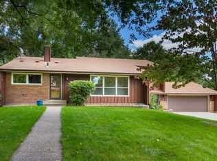 1706 Arkwright St, Saint Paul, MN 55117