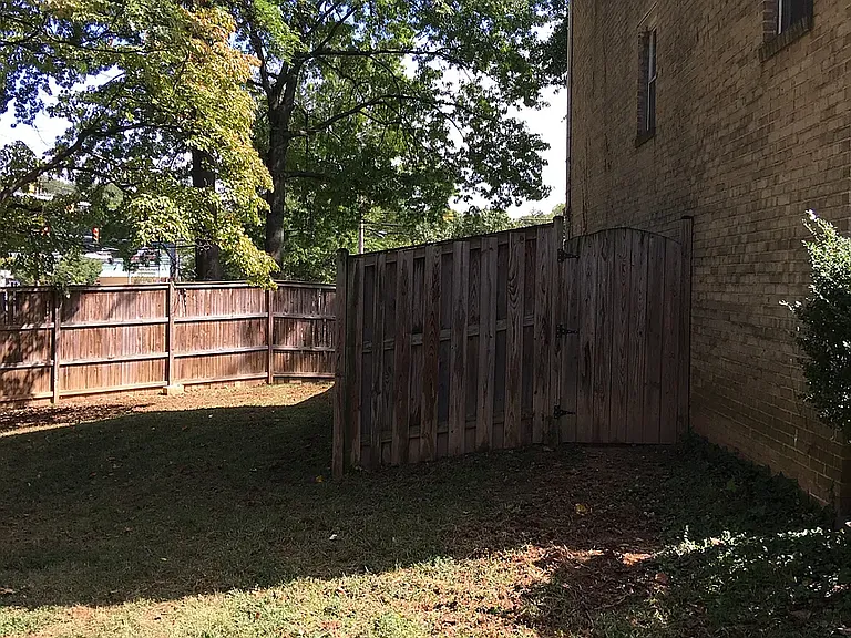 7008 Braddock Mews Pl — Photo 24