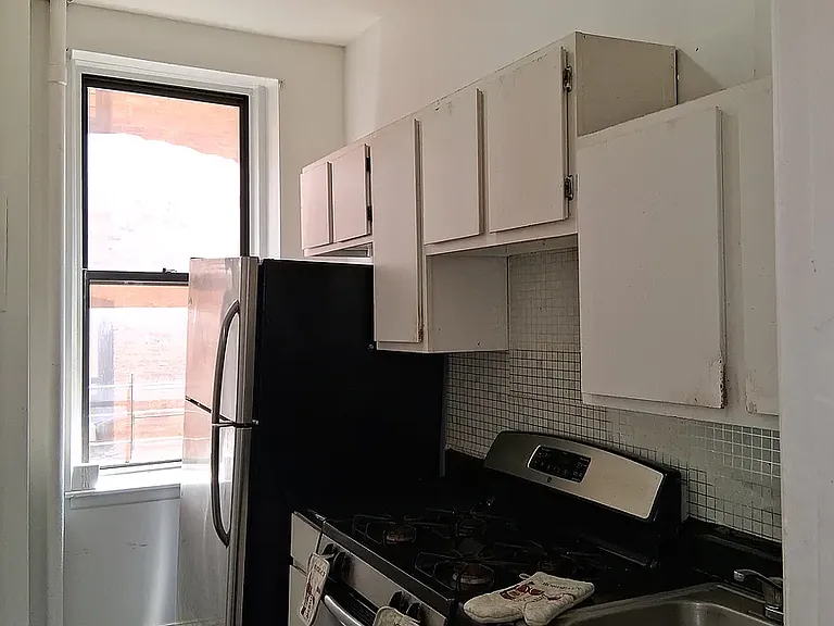 834 Riverside Dr #3E — Photo 11
