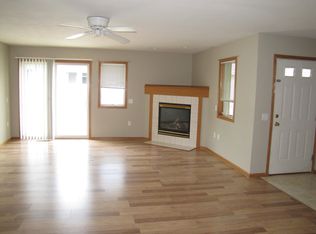 405 Llanos St, Verona, WI 53593