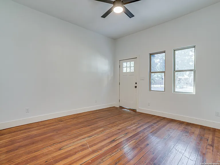231 Chicago Blvd — Photo 13