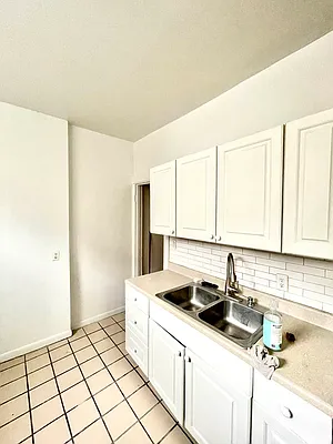 Rented by Pear NYC LLC | media 6