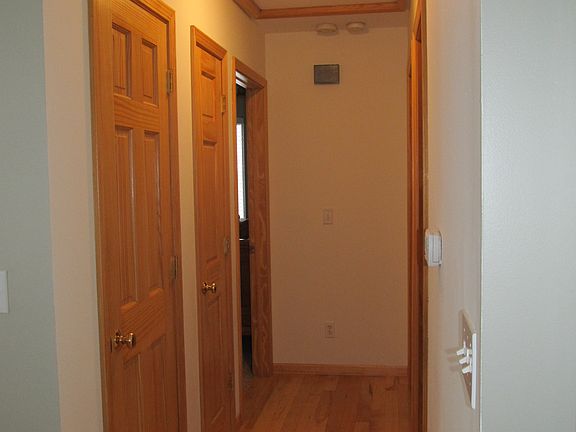 4th image of 8746 S Oakridge Dr