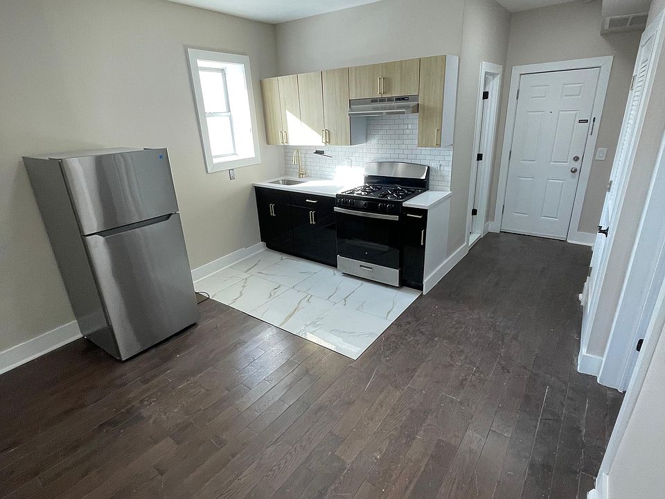 1st image of 190 Park St APT 3