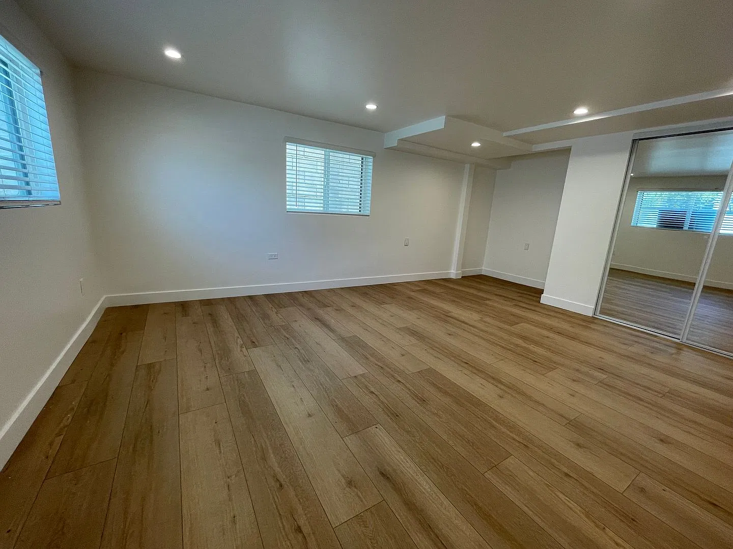 1135 Scofield Dr — Photo 4