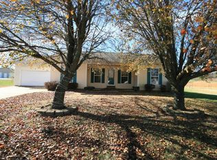 1904 Meadowbrook Dr, West Plains, MO 65775