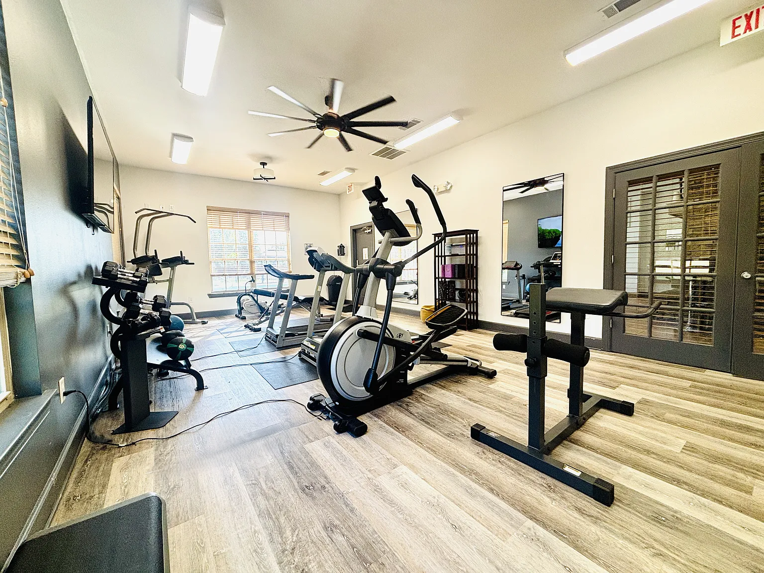 Renaissance Pointe Parkland Heights — Photo 4