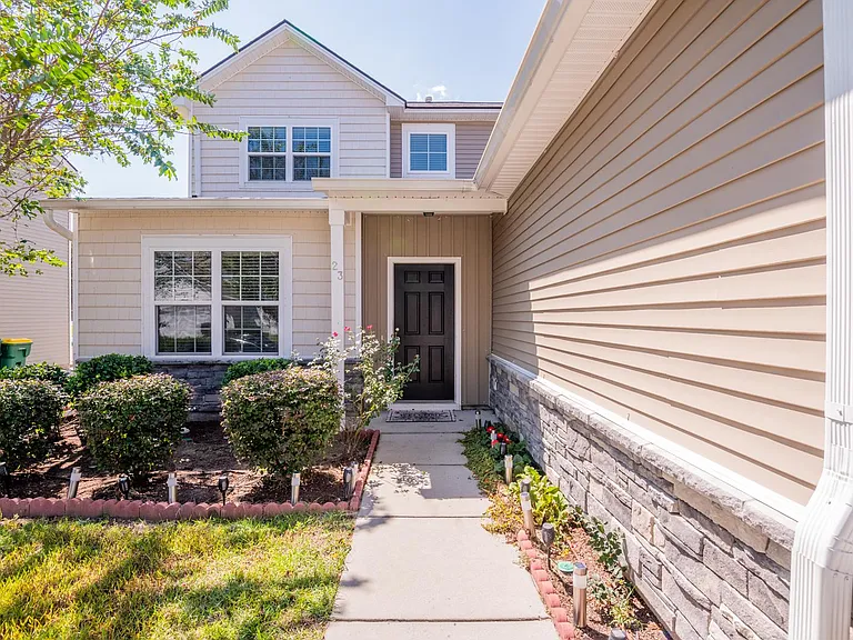 23 Burley Ln — Photo 2